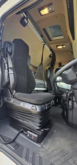 2025 Mercedes-Benz Actros 2663