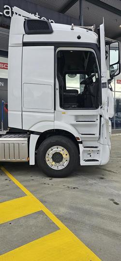 2025 Mercedes-Benz Actros 2663