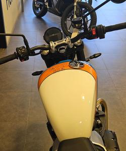 2025 Triumph Speed Twin 900 Speed Twin Orange