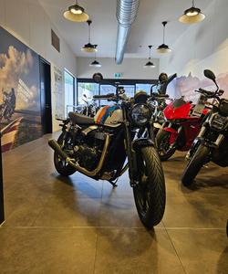 2025 Triumph Speed Twin 900 Speed Twin Orange