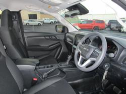 2023 Isuzu
D-MAX SX