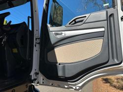 2025 Sinotruk
                Sitrak C7h 