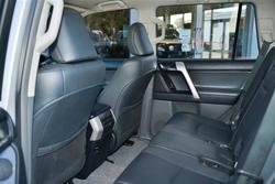 2011 TOYOTA
                LANDCRUISER PRADO VX (4x4)