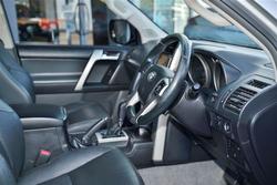 2011 TOYOTA
                LANDCRUISER PRADO VX (4x4)