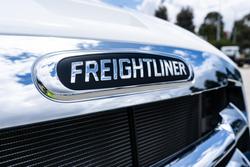2024 Freightliner Cascadia 126 White
