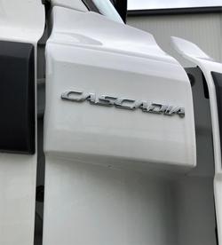2024 Freightliner Cascadia 126 White