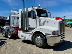 2011 Kenworth T402 Low Tare Spec 50 T Gcm It Slp Rwc $81360+Gst KENWORTH T402 IT SLEEPER WHITE