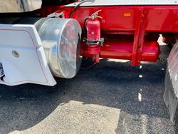 2011 Kenworth T402 Low Tare Spec 50 T Gcm It Slp Rwc $81360+Gst KENWORTH T402 IT SLEEPER WHITE
