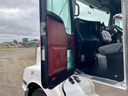 2011 Kenworth T402 Low Tare Spec 50 T Gcm It Slp Rwc $81360+Gst KENWORTH T402 IT SLEEPER WHITE