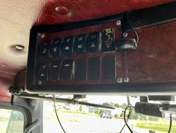 2011 Kenworth T402 Low Tare Spec 50 T Gcm It Slp Rwc $81360+Gst KENWORTH T402 IT SLEEPER WHITE