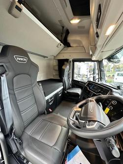 2023 Iveco S-Way AS700 WHITE