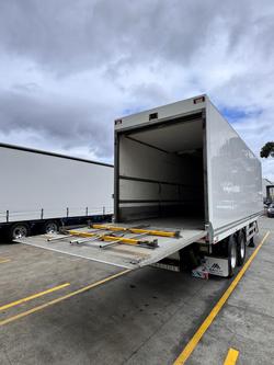 2017 FTE
                St2 16 Pallet Side Doors, Dual Zone, Tail Gate