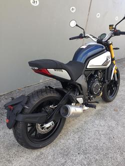 2023 CFMOTO
                700 CL-X Heritage 