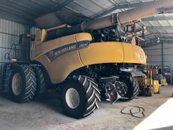 New Holland CR8.90