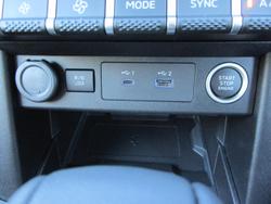 2024 Mitsubishi
Triton GLS