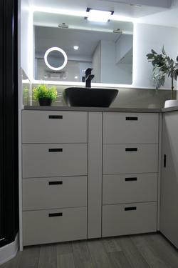 2024 GREAT AUSSIE 2OURER LARGE BATHROOM