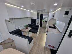 2024 GREAT AUSSIE 2OURER LARGE BATHROOM