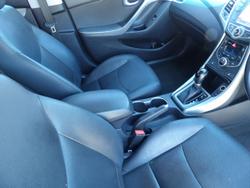 2014 Hyundai
                Elantra Premium