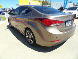 2014 Hyundai
                Elantra Premium
