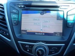 2014 Hyundai
                Elantra Premium