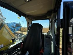 2022 Caterpillar
323