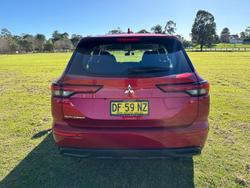 2022 Mitsubishi Outlander ES ZM MY23 Red Diamond