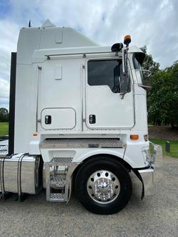 2018 Kenworth K200 White