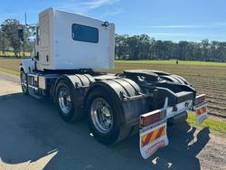 2011 Kenworth
T359 It Bunk, Auto, Cummins, E5 440Hp, Low Kms