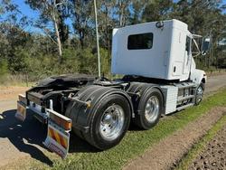 2011 Kenworth
T359 It Bunk, Auto, Cummins, E5 440Hp, Low Kms