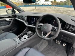 2025 Volkswagen Touareg 210TDI R-Line