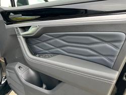 2025 Volkswagen Touareg 210TDI R-Line