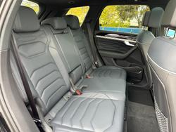 2025 Volkswagen Touareg 210TDI R-Line