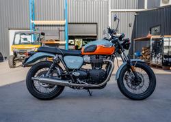 Triumph Bonneville T100 (900CC)