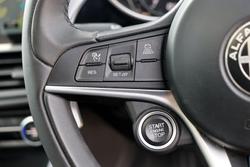 2017 Alfa Romeo
Giulia Veloce