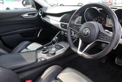 2017 Alfa Romeo
Giulia Veloce