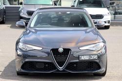 2017 Alfa Romeo
Giulia Veloce