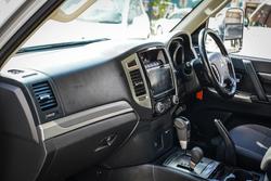 2017 MITSUBISHI PAJERO GLX LWB (4x4)