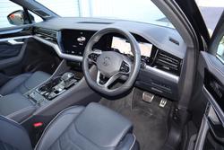 2024 Volkswagen
Touareg 210TDI R-Line