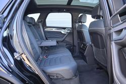 2024 Volkswagen
Touareg 210TDI R-Line