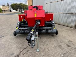 0 Massey Ferguson 1840 Square Baler