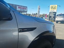 2026 ISUZU MU-X XT