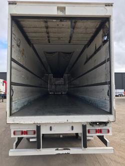 2008 Vawdrey 24P Freezer Van White