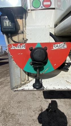 2008 Vawdrey 22P Freezer Van White