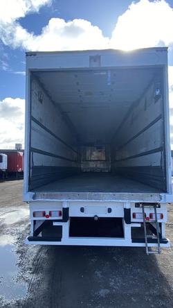 2008 Vawdrey 22P Freezer Van White