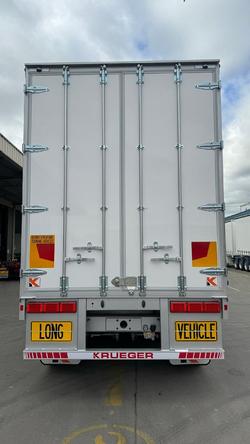 2025 Krueger 34P Straight Curtain Sider B Double White