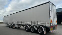 2025 Krueger 34P Straight Curtain Sider B Double White