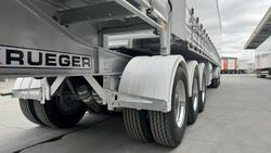 2025 Krueger 34P Straight Curtain Sider B Double White