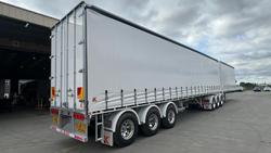 2025 Krueger 34P Straight Curtain Sider B Double White