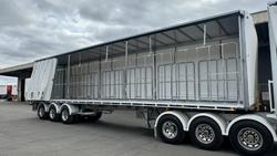 2025 Krueger 34P Straight Curtain Sider B Double White