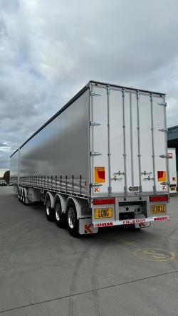 2026 Krueger 34P Straight Curtain Sider B Double Combination White